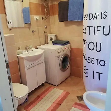 Daniela Apartament *